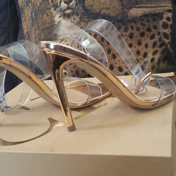 Shoes - Picture 2 of 4